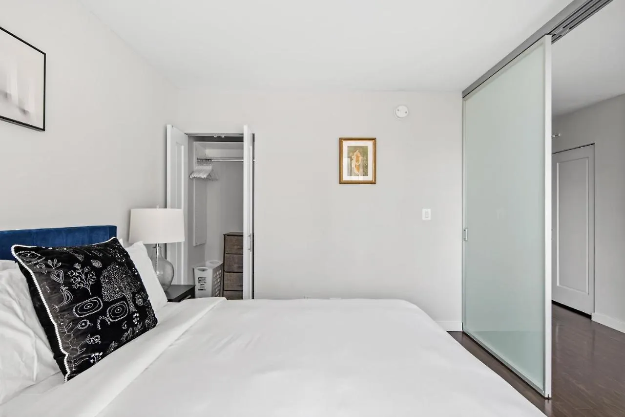 Picturesque 1Br Apartment In Nyc Balcony New York United States